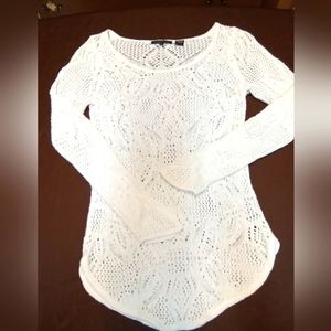WHITE CROCHET SWEATER, EUC | JEANNE PIERRE